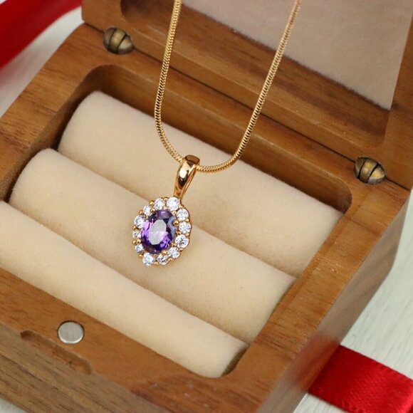 "Purple Oval Pendant with Halo in Gold-Plated Brass – Delicate Glamour, XPPT1816 - Picture 5 of 13